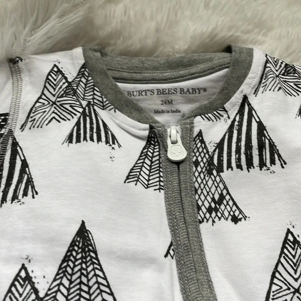 Burt’s Bees Baby Zipper Rompers - Picture 4 of 4